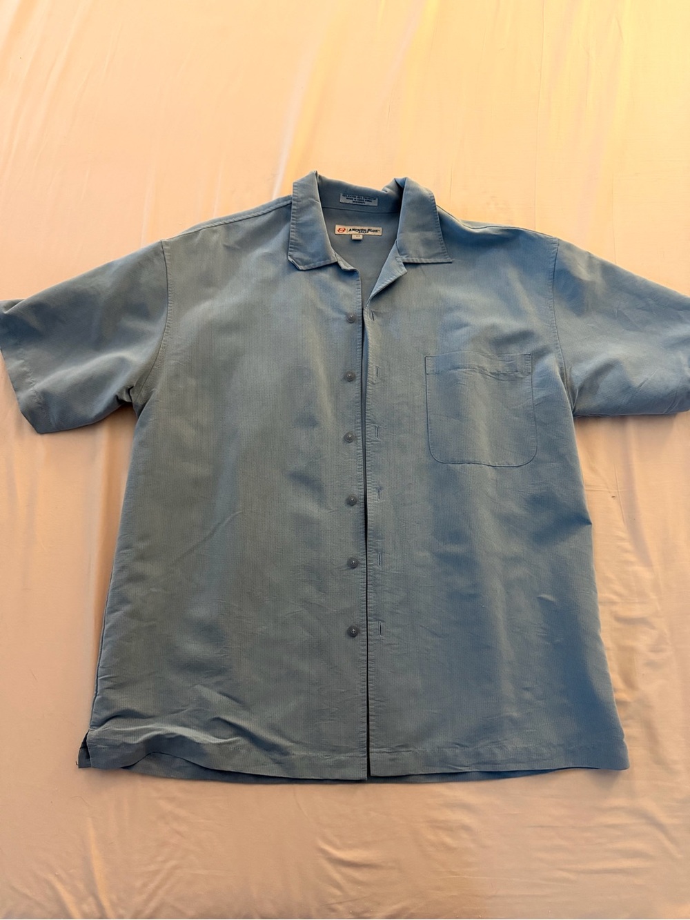 anchor blue Men's Short-Sleeve Button-Down Shirt in Light Blue